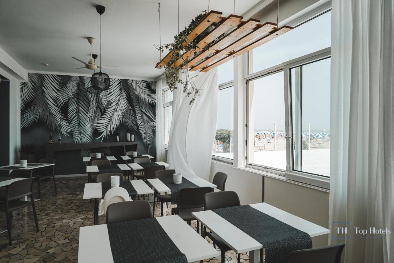 Nautic Beach Hotel Ріміні Екстер'єр фото