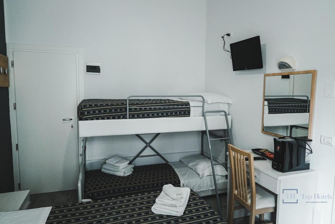 Nautic Beach Hotel Ріміні Екстер'єр фото