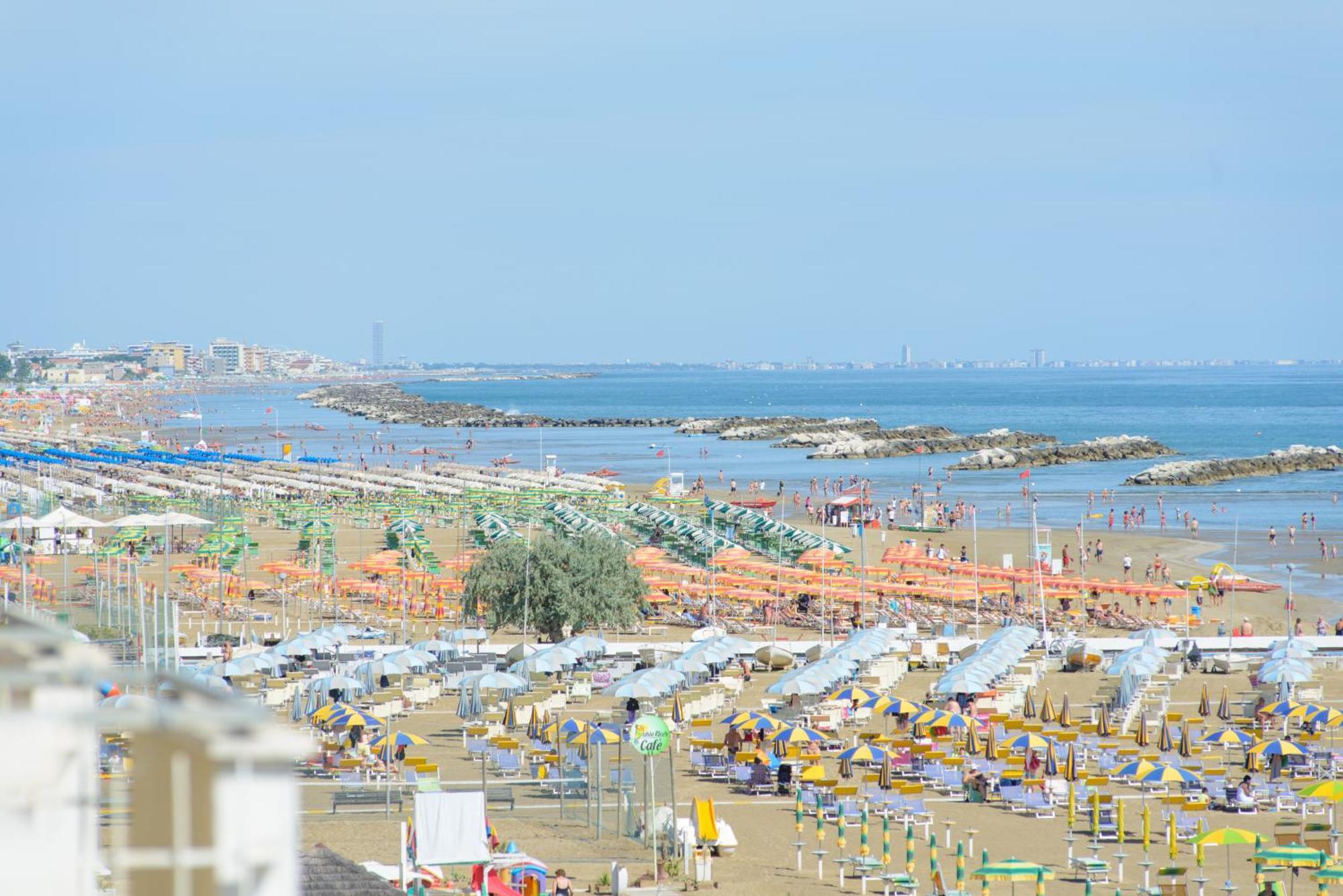 Nautic Beach Hotel Ріміні Екстер'єр фото