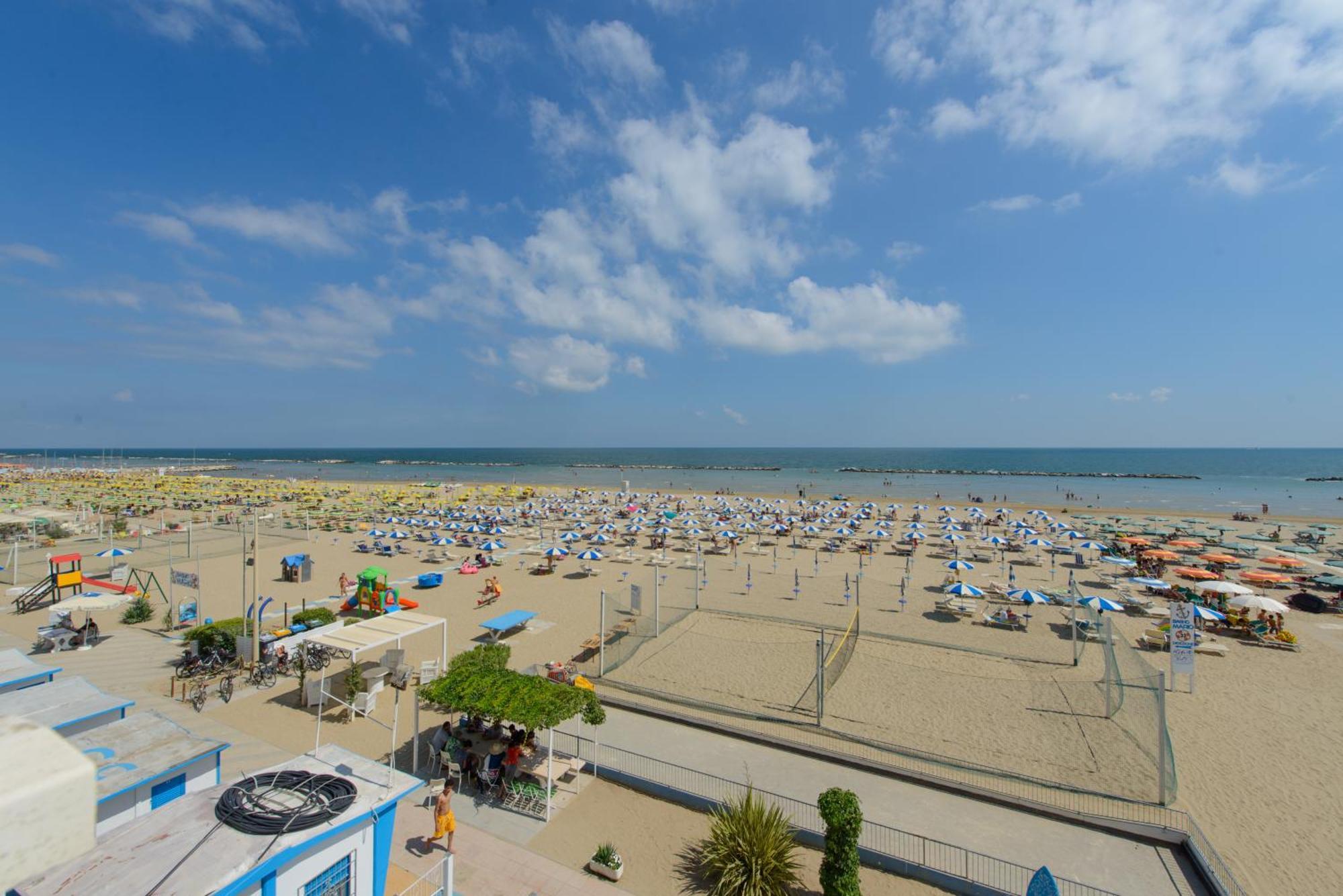Nautic Beach Hotel Ріміні Екстер'єр фото